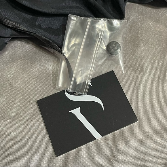 Simply Vera Vera Wang Black Sleeveless Smocked Dress NWT, Sz XS - Picture 12 of 16